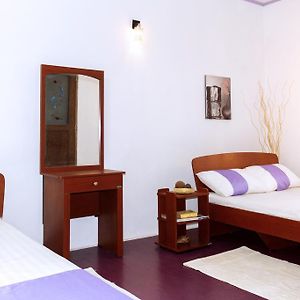 Chambre Budgétée Lit King-Size